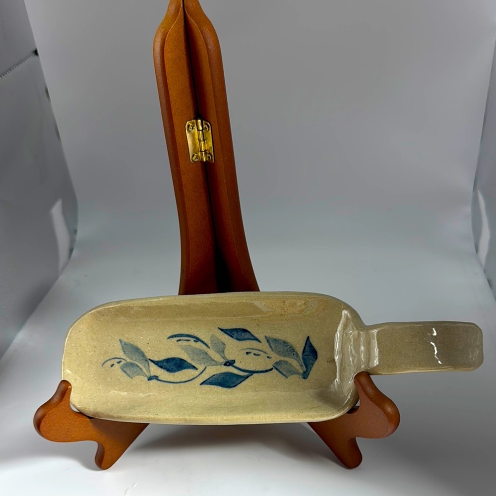 Pottery Soon Rest with Blue Leaf Design